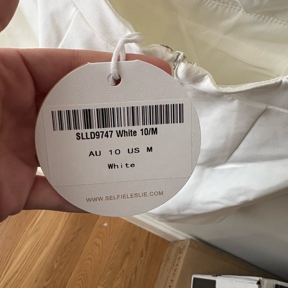 NWT Selfie Leslie Liardon Bubble Sleeve V-Neck Mini Dress - Picture 8 of 10